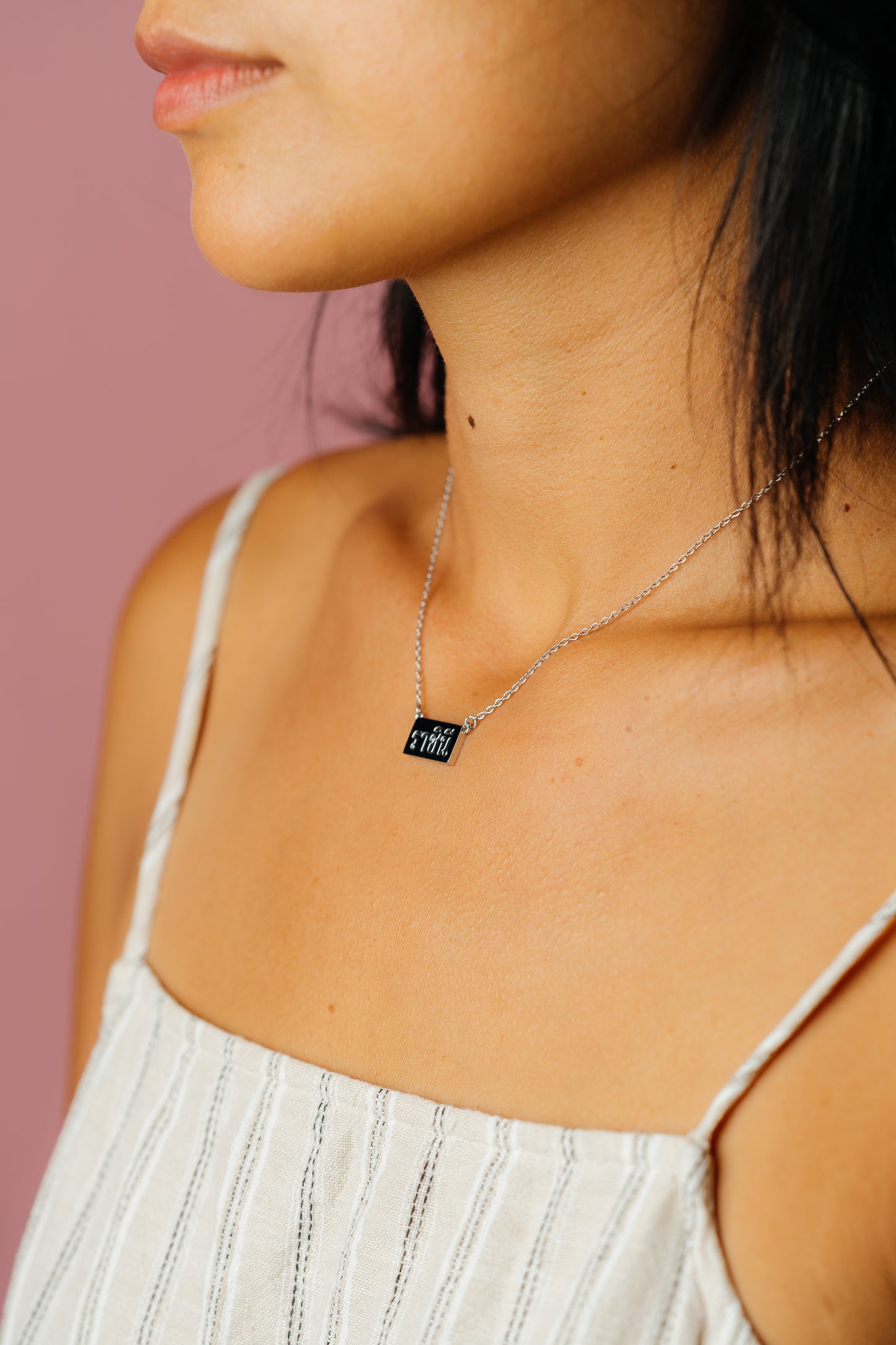 "Queen" Bar Necklace - Silver